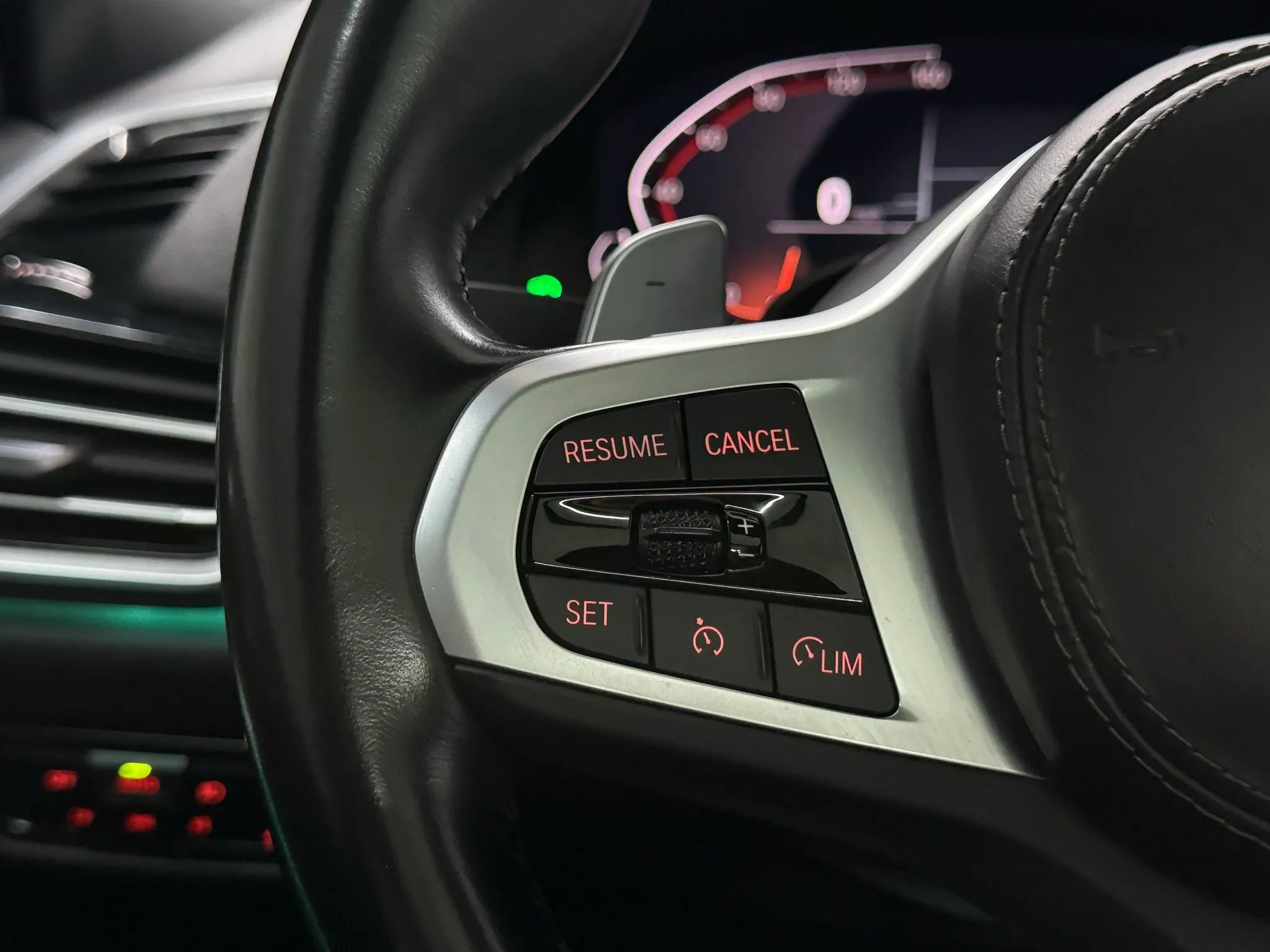 Used 2023 BMW X6 xDrive40i w/ M Sport Package image 18