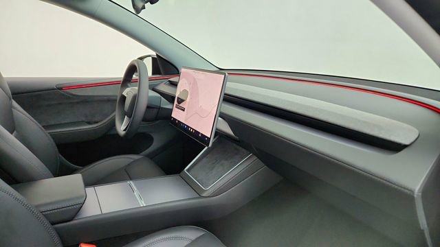 Used 2026 Tesla Model Y Long Range image 19