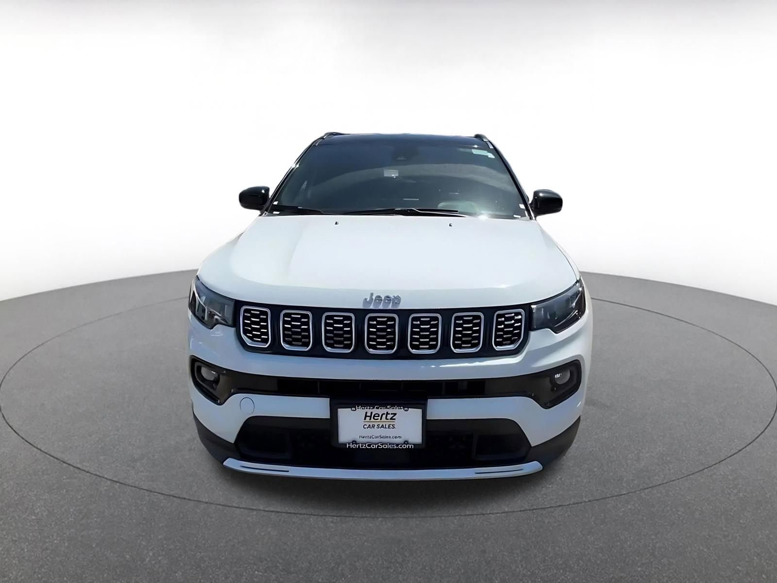 Used 2025 Jeep Compass Limited AWD/4WD image 4