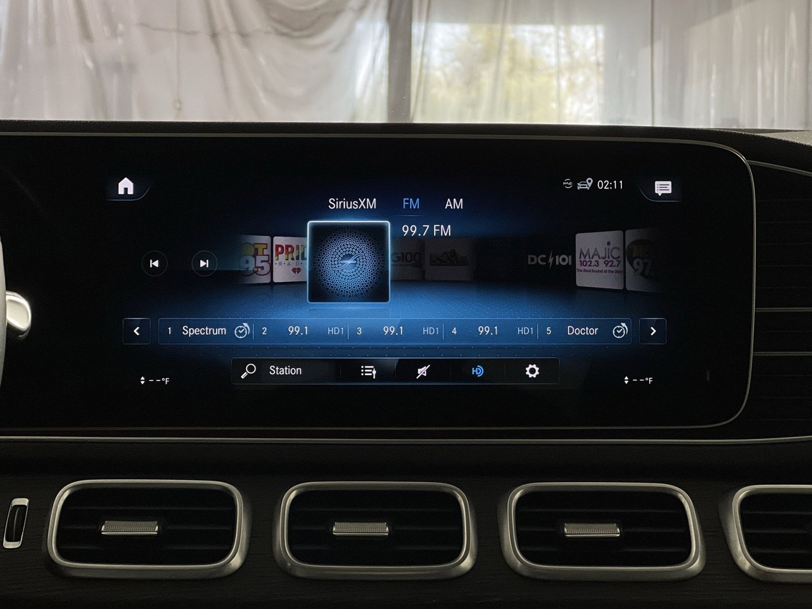 Used 2021 Mercedes-Benz GLE 350 4MATIC w/ Premium Package image 18