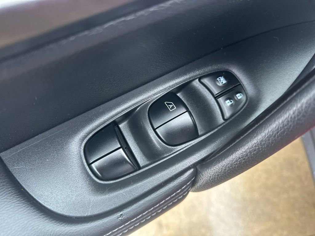 Used 2016 Nissan Rogue S image 13