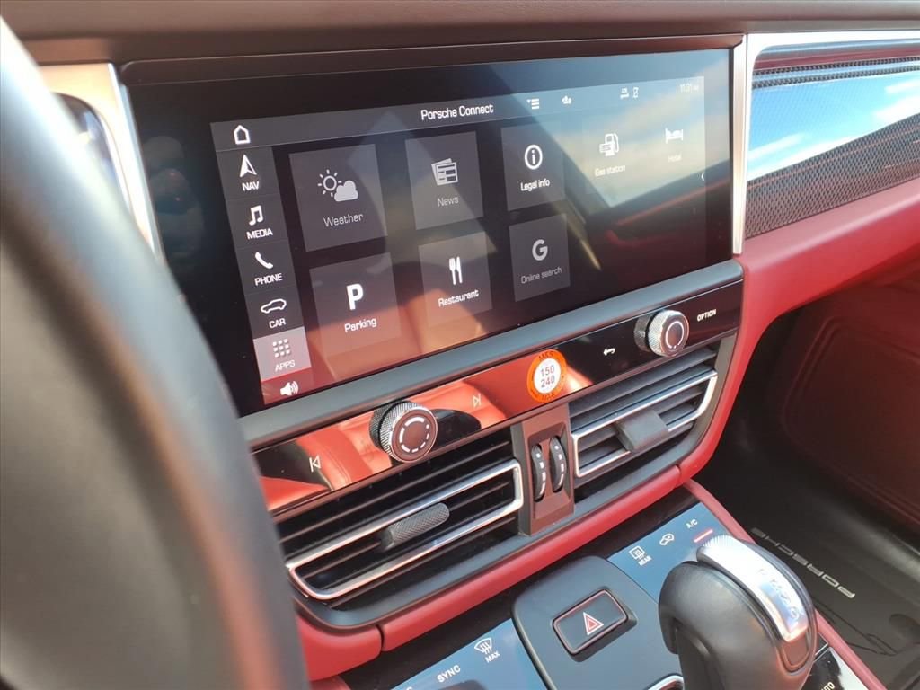 Used 2023 Porsche Macan Turbo image 27