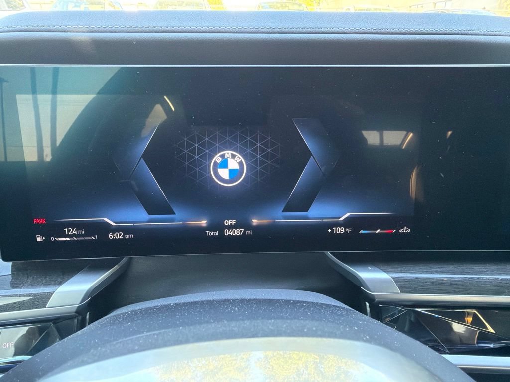 Used 2024 BMW 760i xDrive w/ Executive Package AWD/4WD image 7