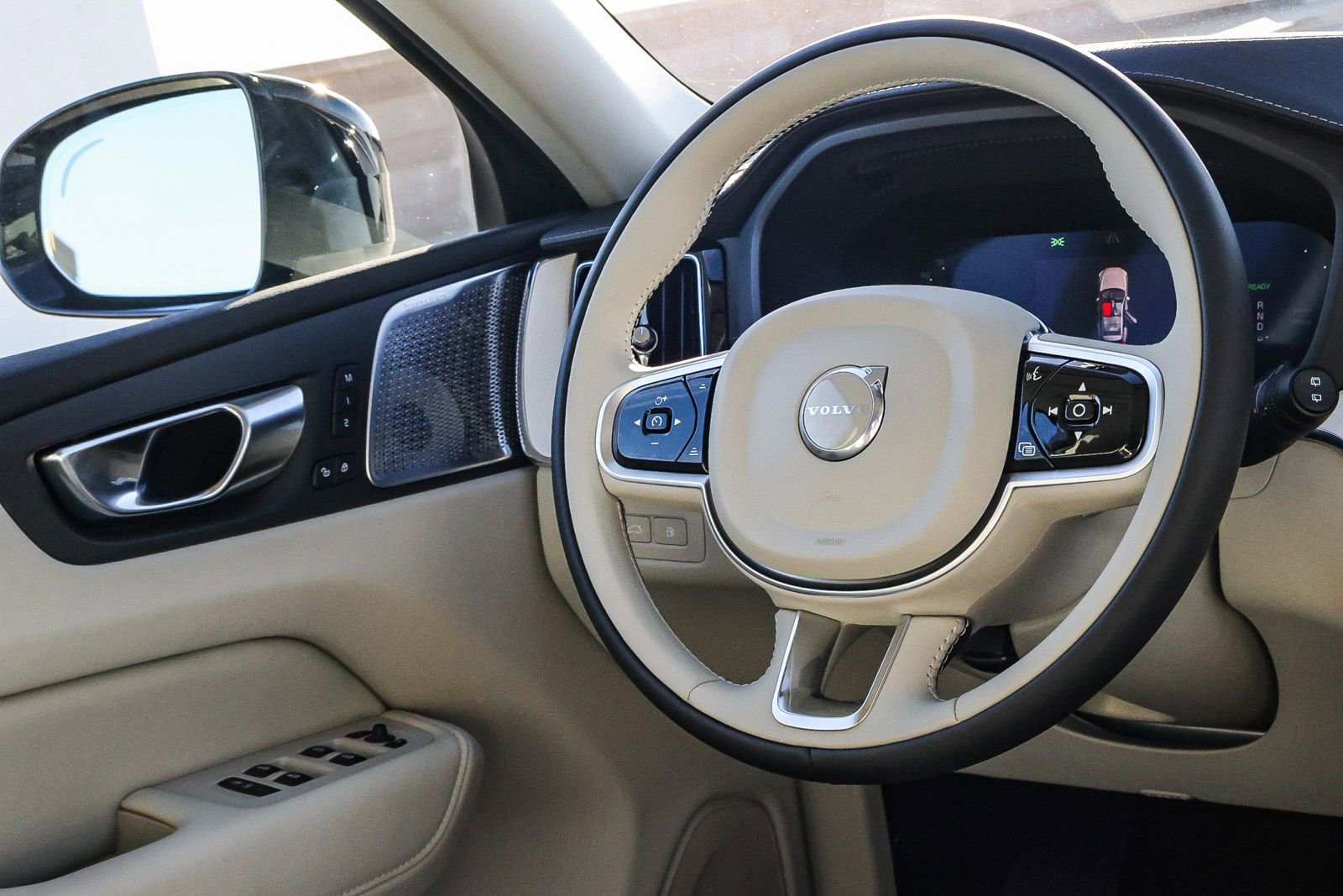 New 2026 Volvo XC60 T8 Ultra w/ Climate Package image 25