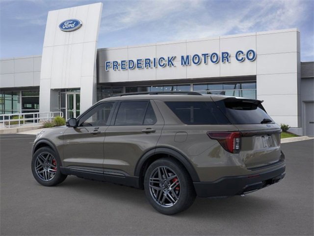 New 2026 Ford Explorer ST-Line w/ ST-Line Street Pack image 4