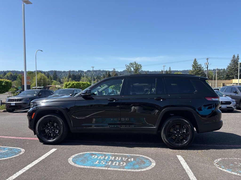Used 2025 Jeep Grand Cherokee L Altitude AWD/4WD image 6
