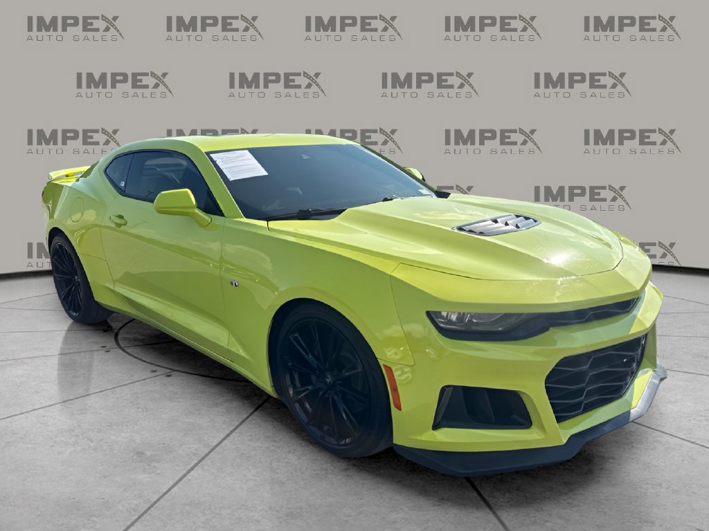 Used 2021 Chevrolet Camaro SS RWD image 7