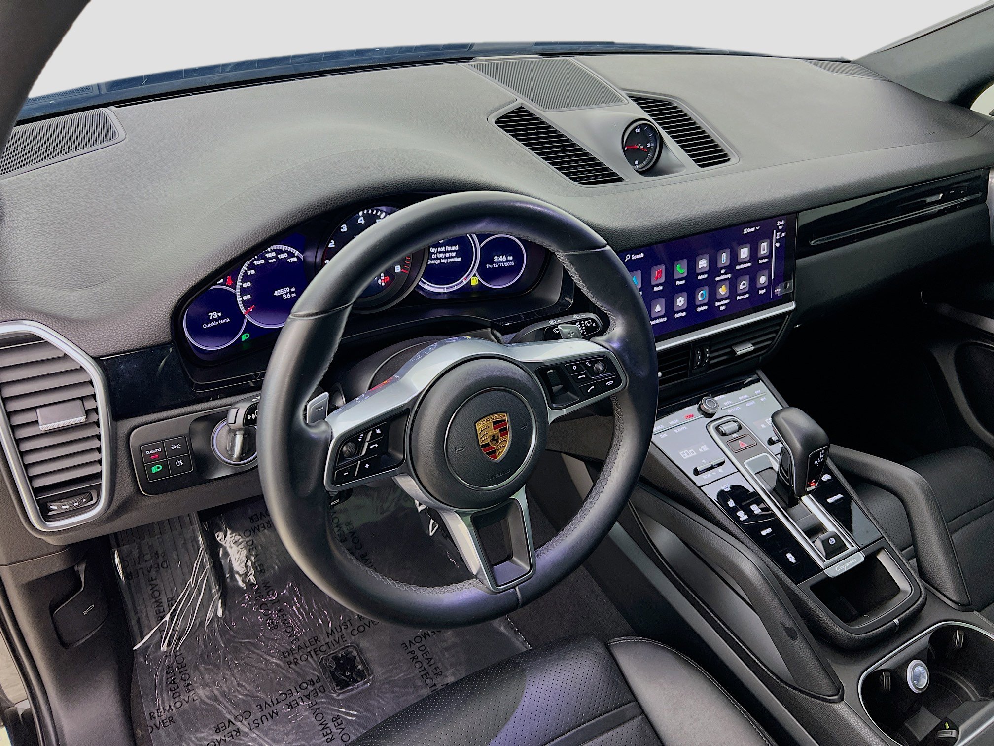 Used 2023 Porsche Cayenne Platinum Edition image 9