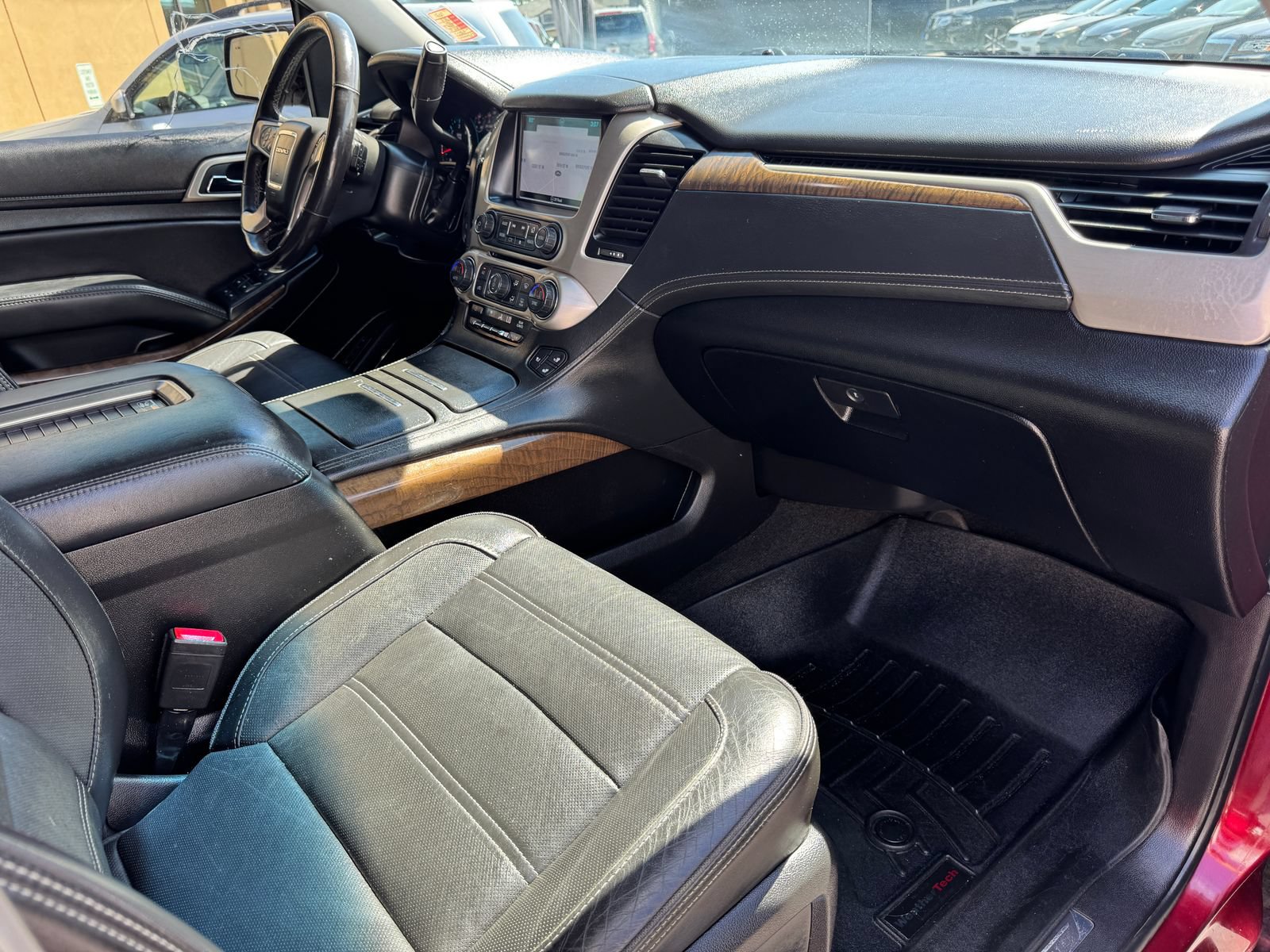 Used 2018 GMC Yukon XL Denali AWD/4WD image 25