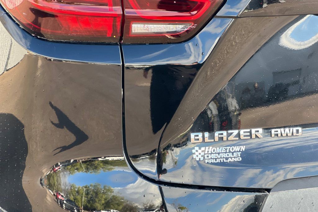 Used 2025 Chevrolet Blazer LT image 23