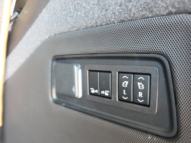 Used 2023 Cadillac Escalade Premium Luxury w/ LPO, Floor Liner Package AWD/4WD image 34