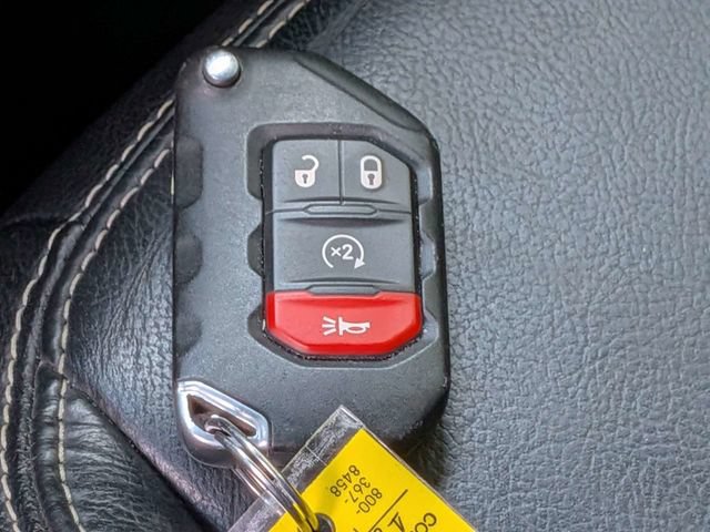 Used 2019 Jeep Wrangler Unlimited Sahara AWD/4WD image 33