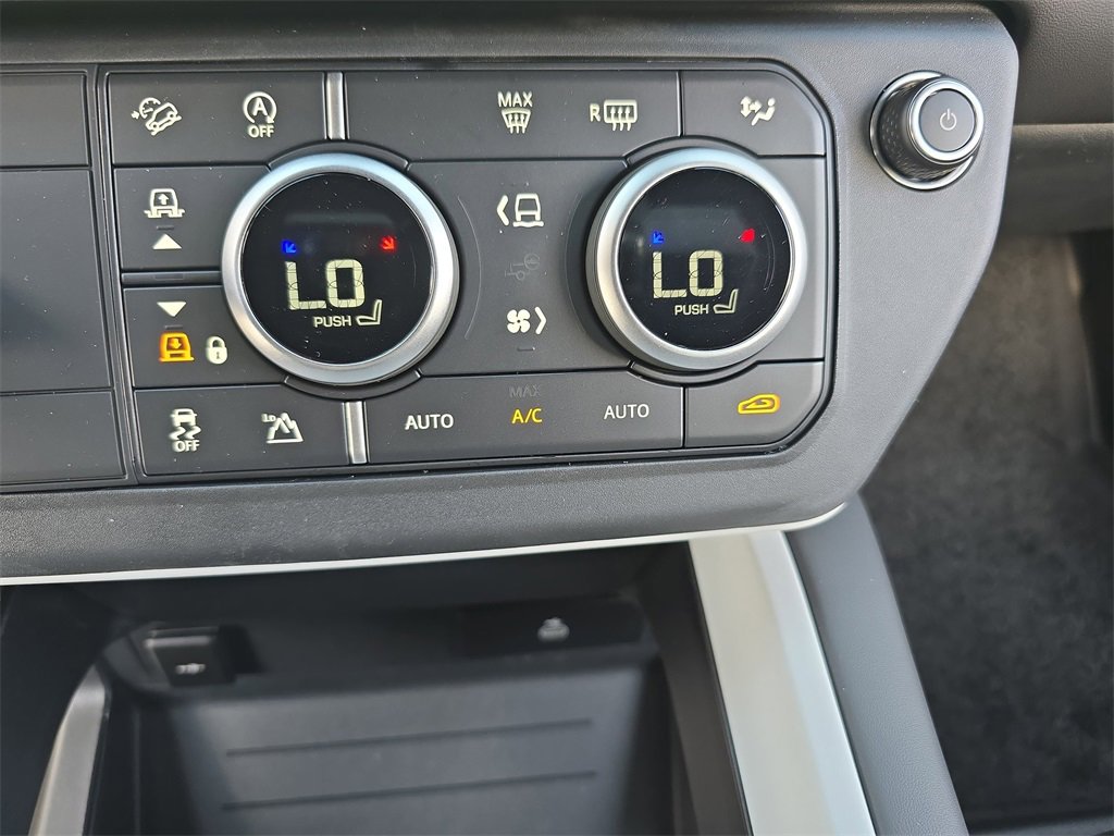 New 2026 Land Rover Defender 130 X-Dynamic SE image 25
