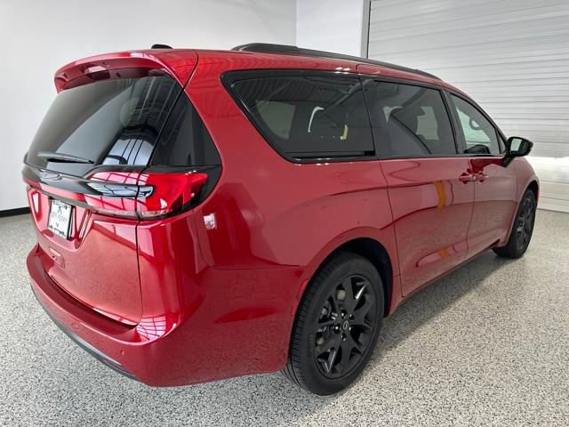 New 2026 Chrysler Pacifica Limited w/ S Appearance Package image 27