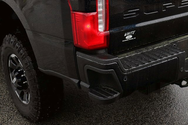 New 2025 Ford F350 XLT w/ Black Appearance Package image 7