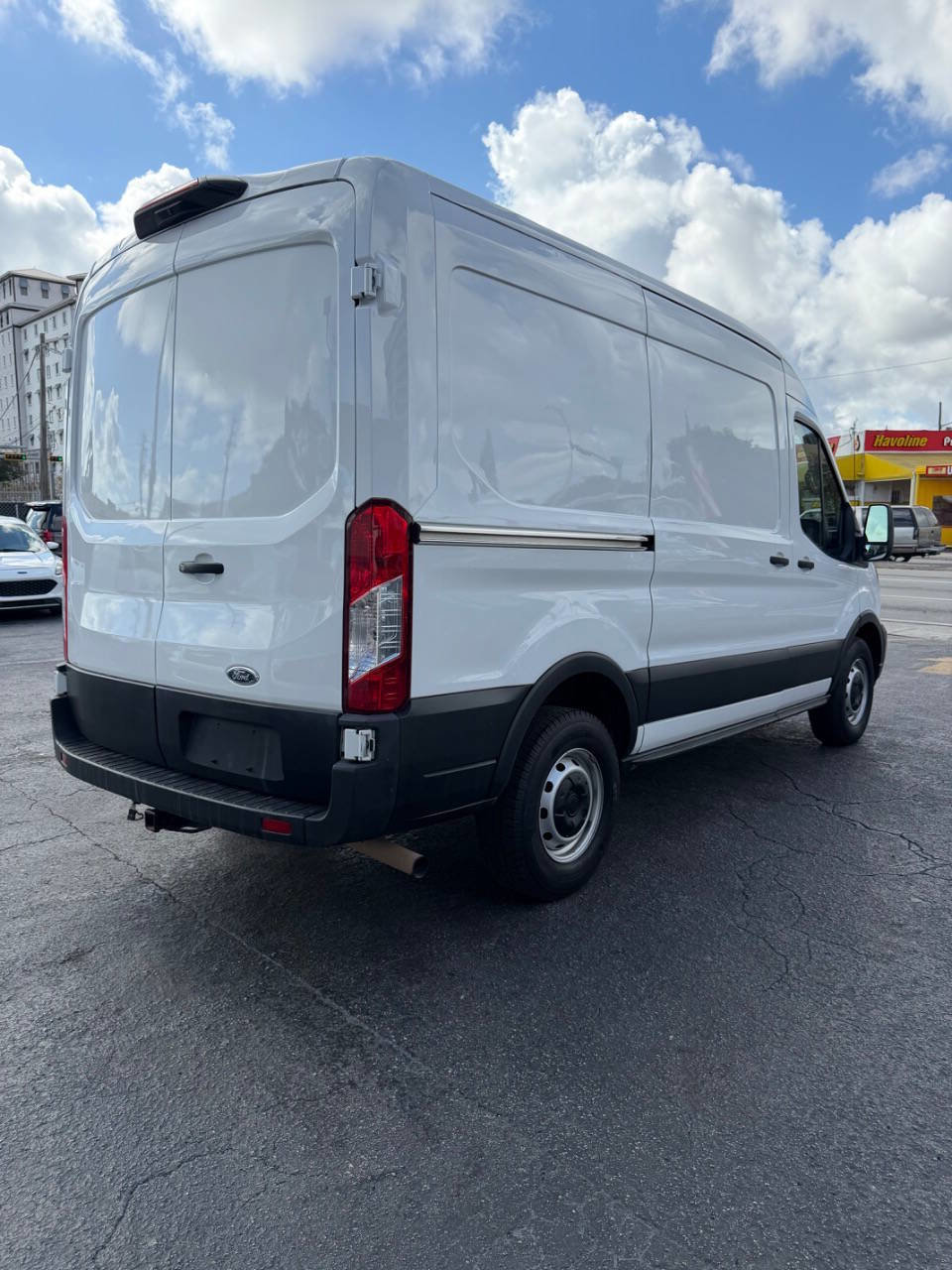 Used 2020 Ford Transit 250 Medium Roof image 6