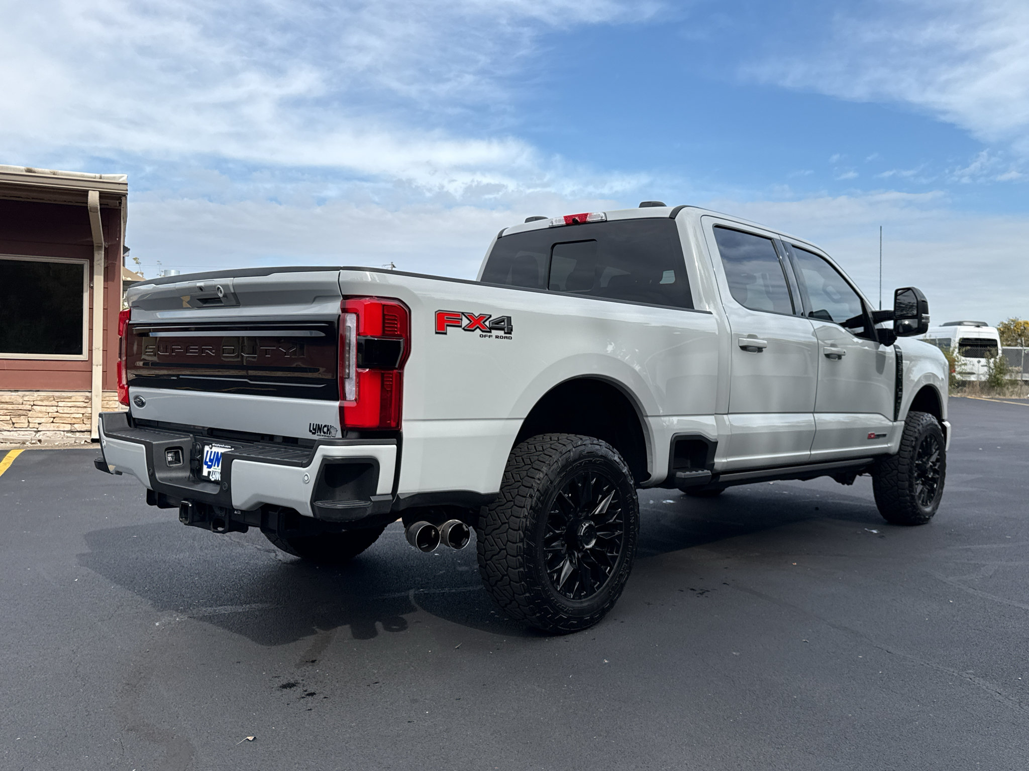Used 2026 Ford F350 Platinum AWD/4WD image 5