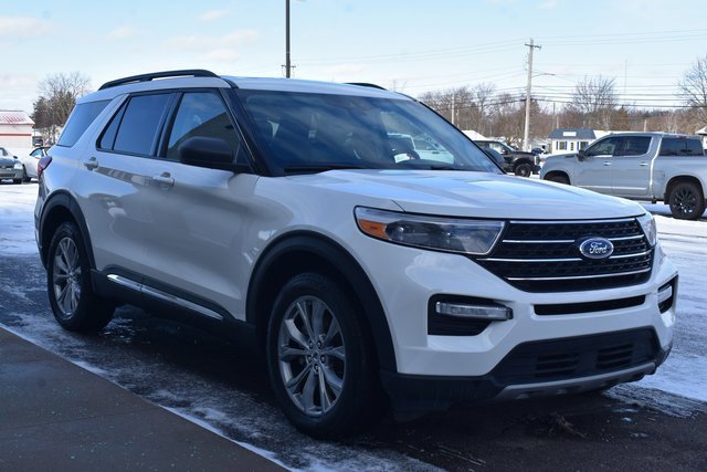 Used 2023 Ford Explorer XLT w/ Equipment Group 202A image 7