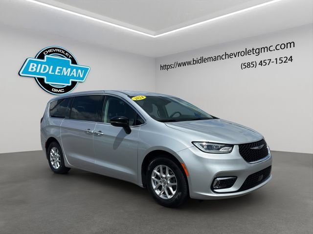 Used 2024 Chrysler Pacifica Touring-L FWD image 1