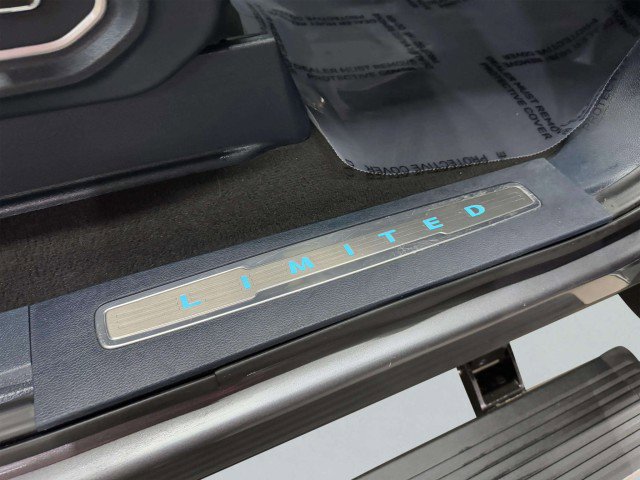 Used 2022 Ford F250 Limited w/ FX4 Off-Road Package image 56