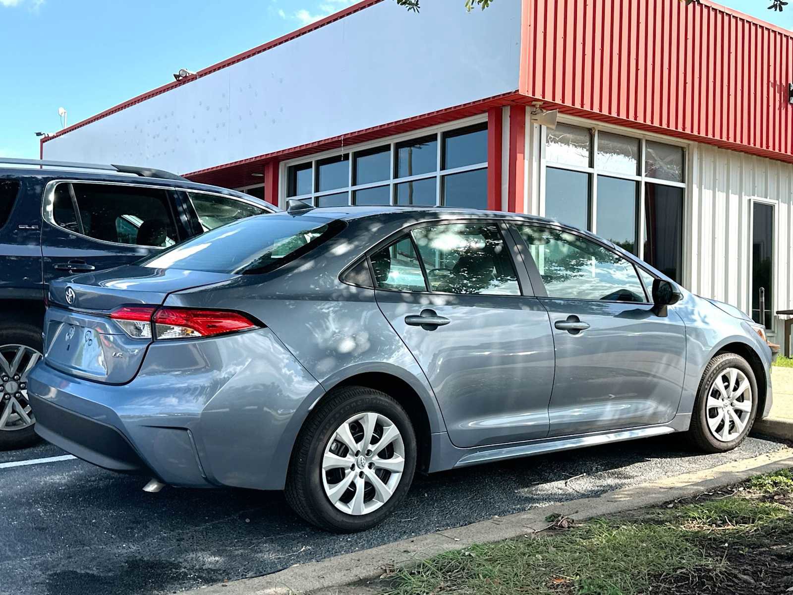Used 2026 Toyota Corolla LE FWD image 5