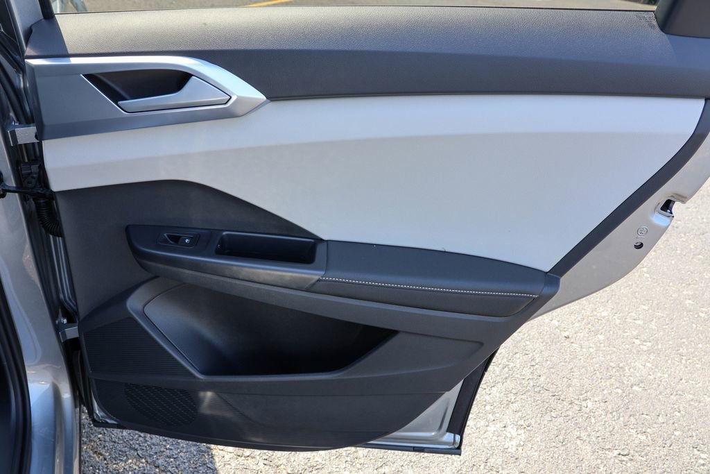 New 2025 Volkswagen Taos SE image 37