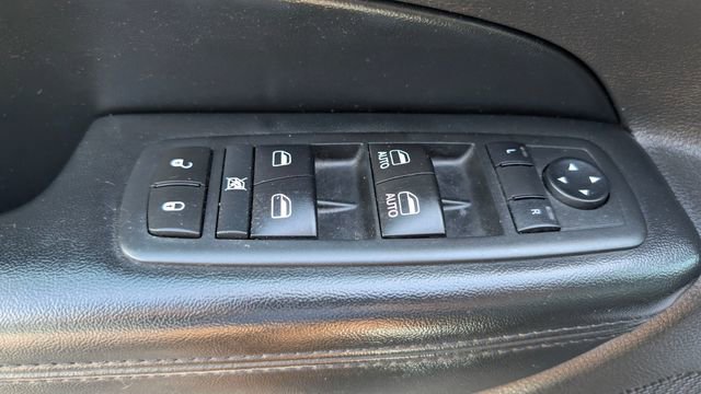 Used 2017 Jeep Grand Cherokee Laredo w/ Quick Order Package 23E AWD/4WD image 17