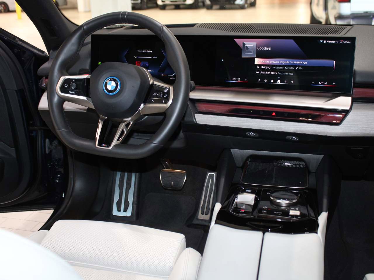 Certified 2024 BMW i5 eDrive40i w/ M Sport Package image 18