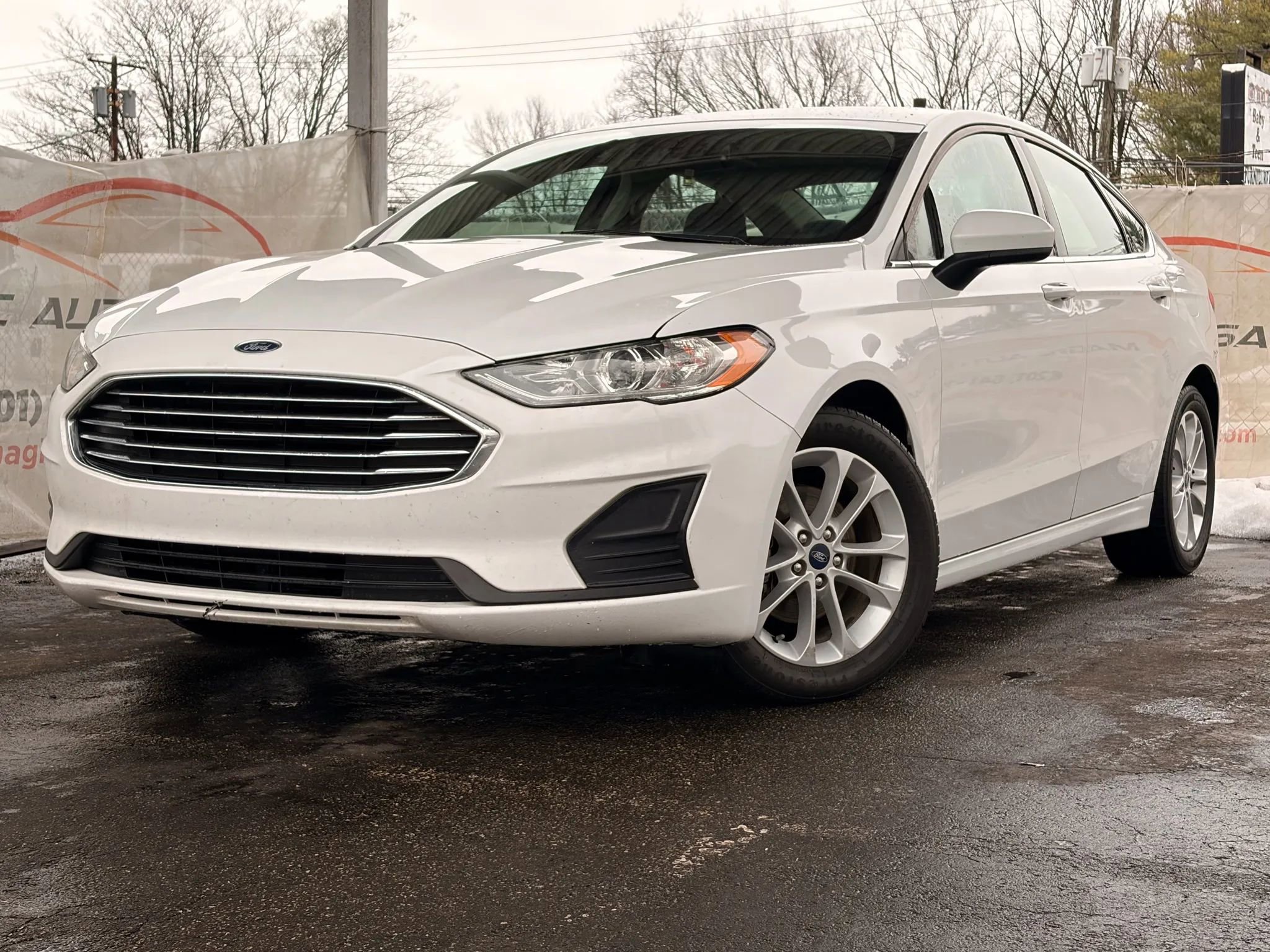 Used 2020 Ford Fusion SE image 45
