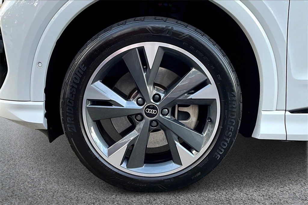 Used 2024 Audi Q4 e-tron Premium Plus image 34