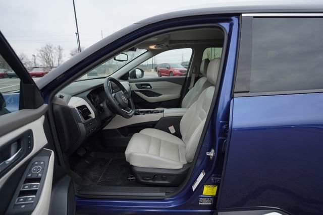 Used 2023 Nissan Rogue SL image 14