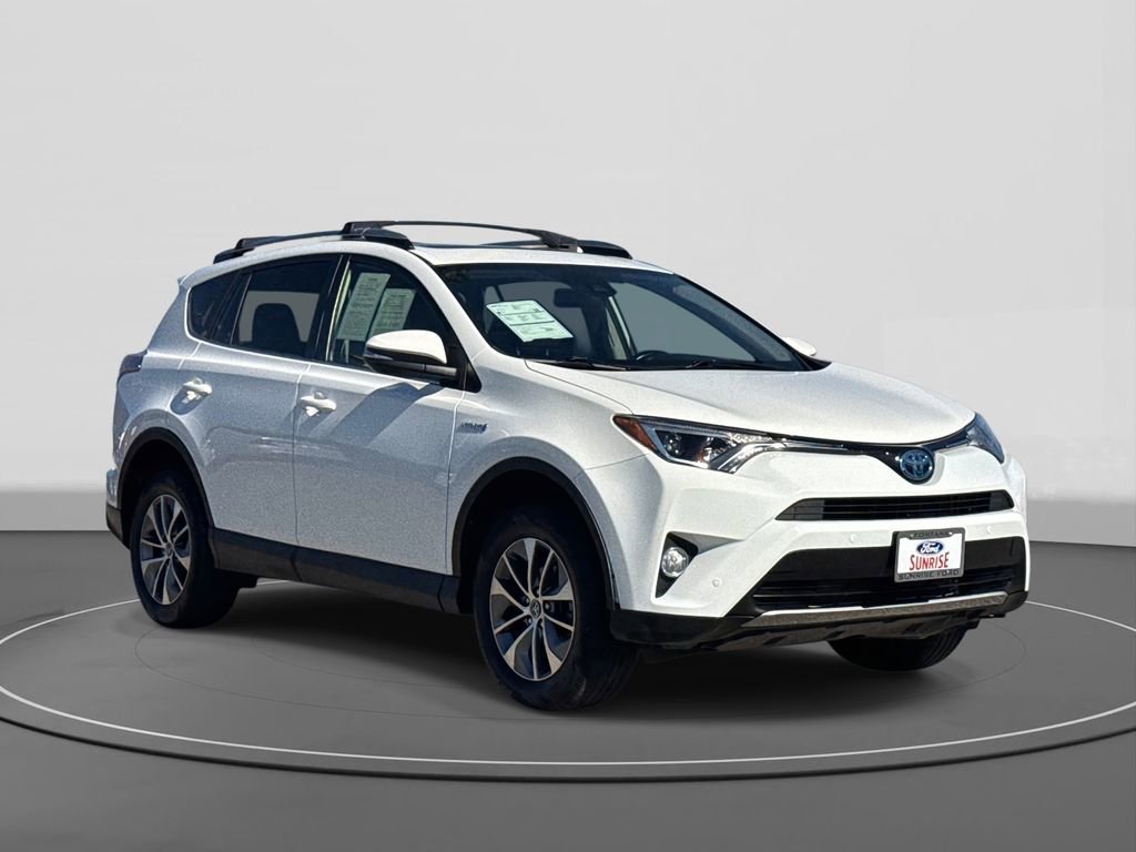 Used 2018 Toyota RAV4 XLE w/ Convenience Package image 4