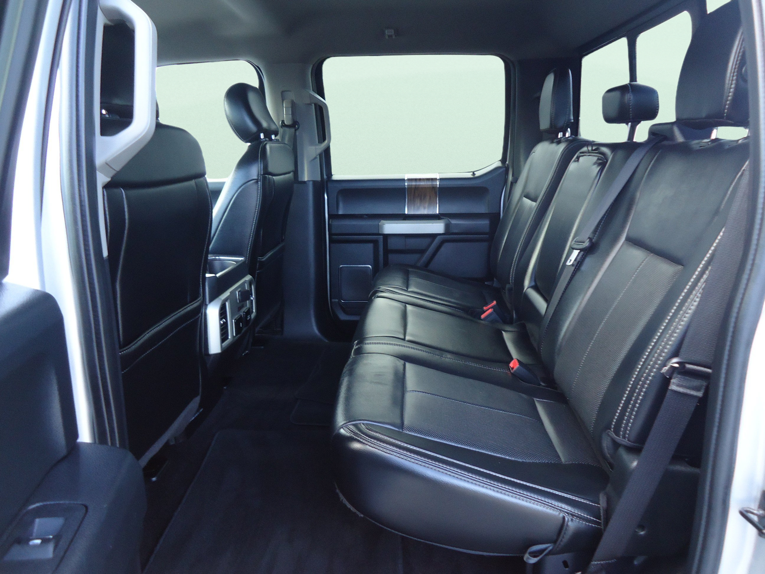 Used 2019 Ford F150 Lariat w/ Equipment Group 502A Luxury AWD/4WD image 30