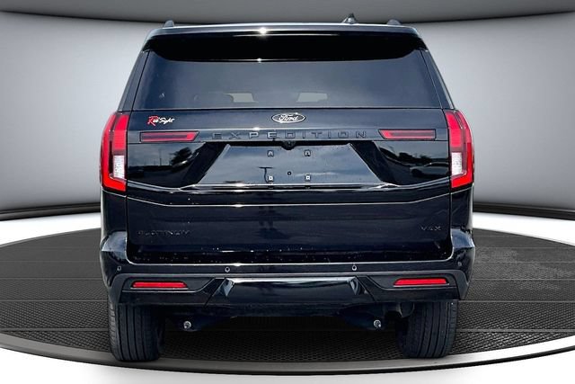 Used 2025 Ford Expedition Max Platinum w/ Stealth Performance Package AWD/4WD image 5
