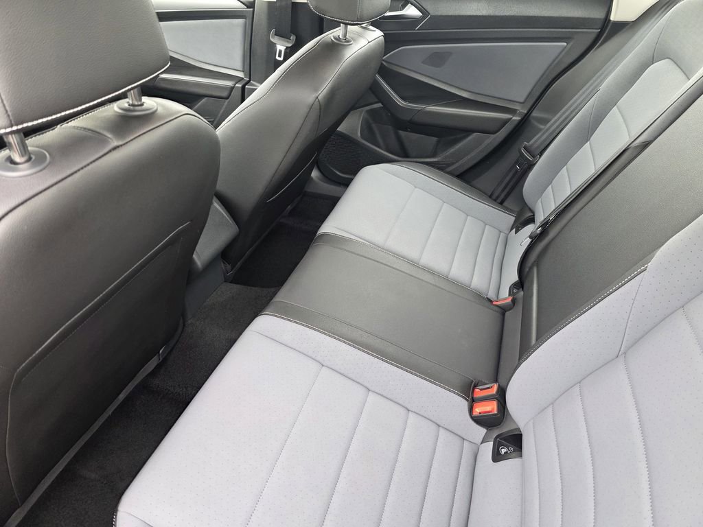 Used 2025 Volkswagen Jetta SE image 20