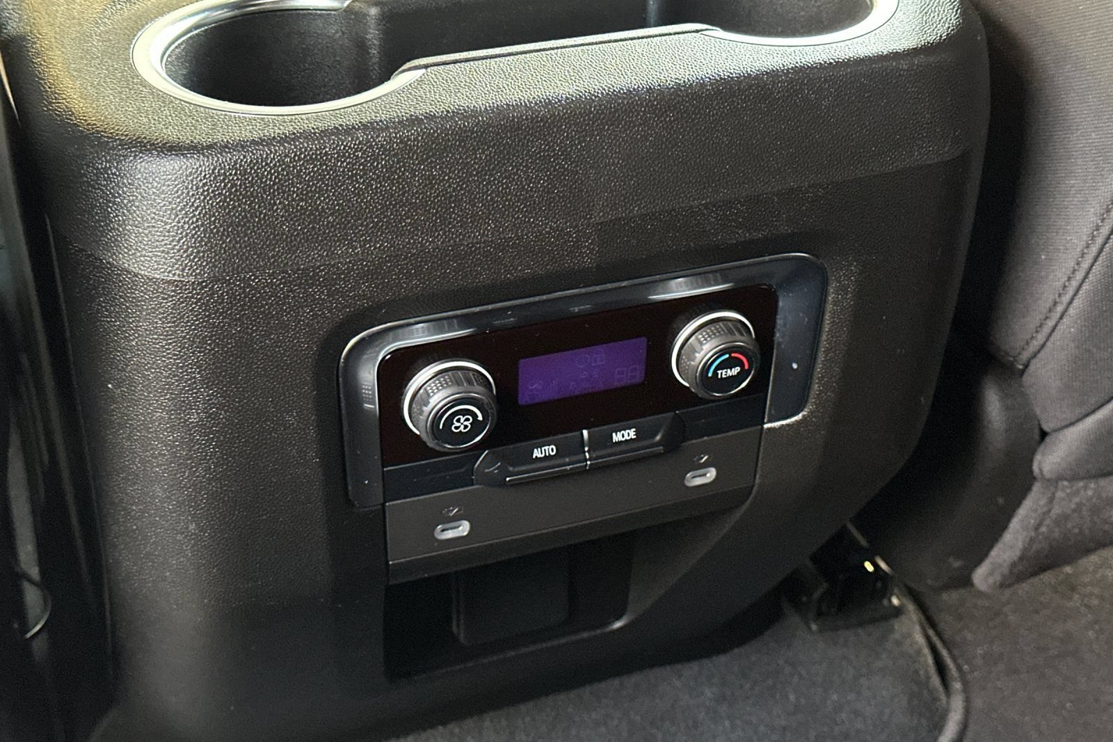 Used 2024 Chevrolet Tahoe LS RWD image 15