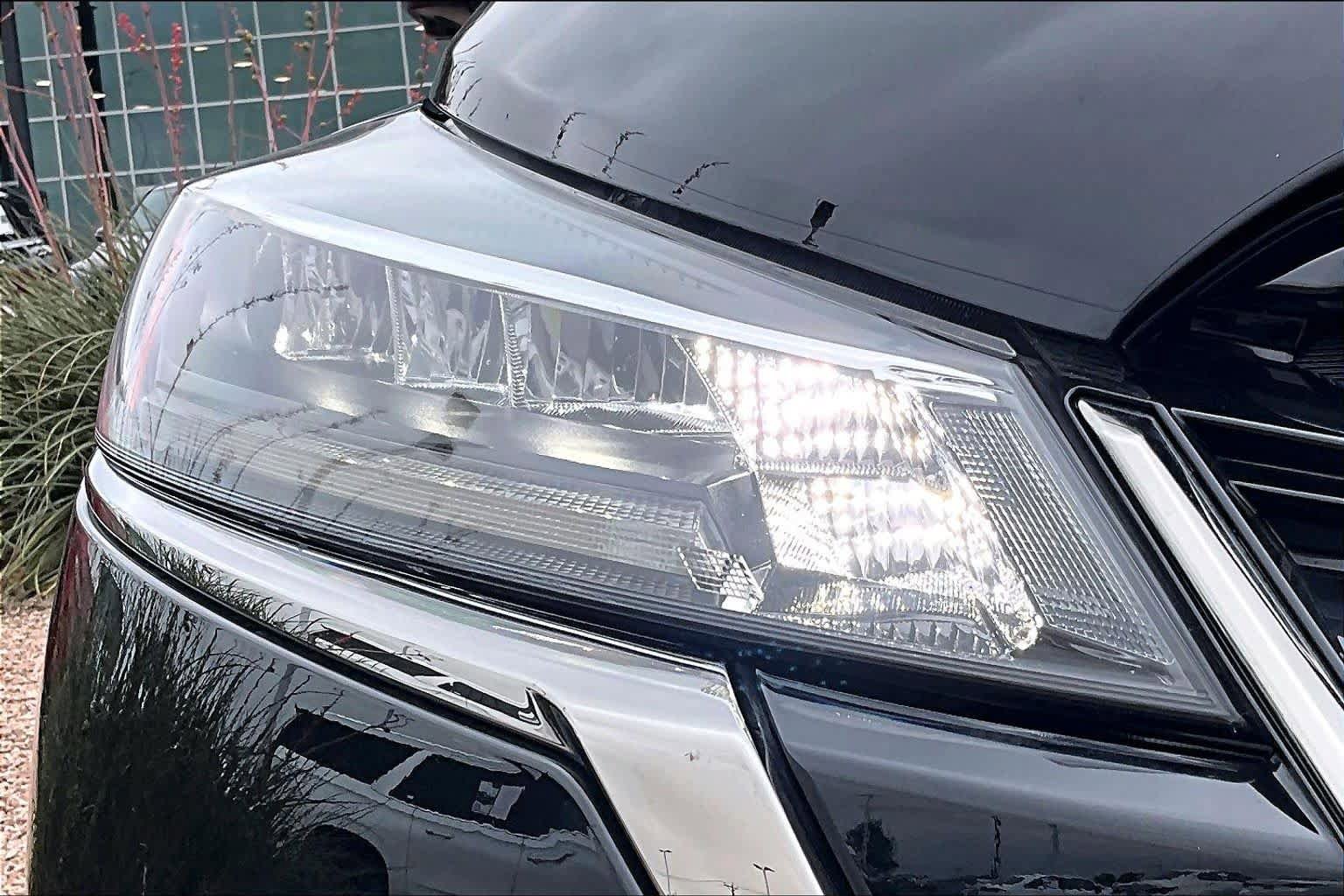 Used 2024 Nissan Kicks SR FWD image 28