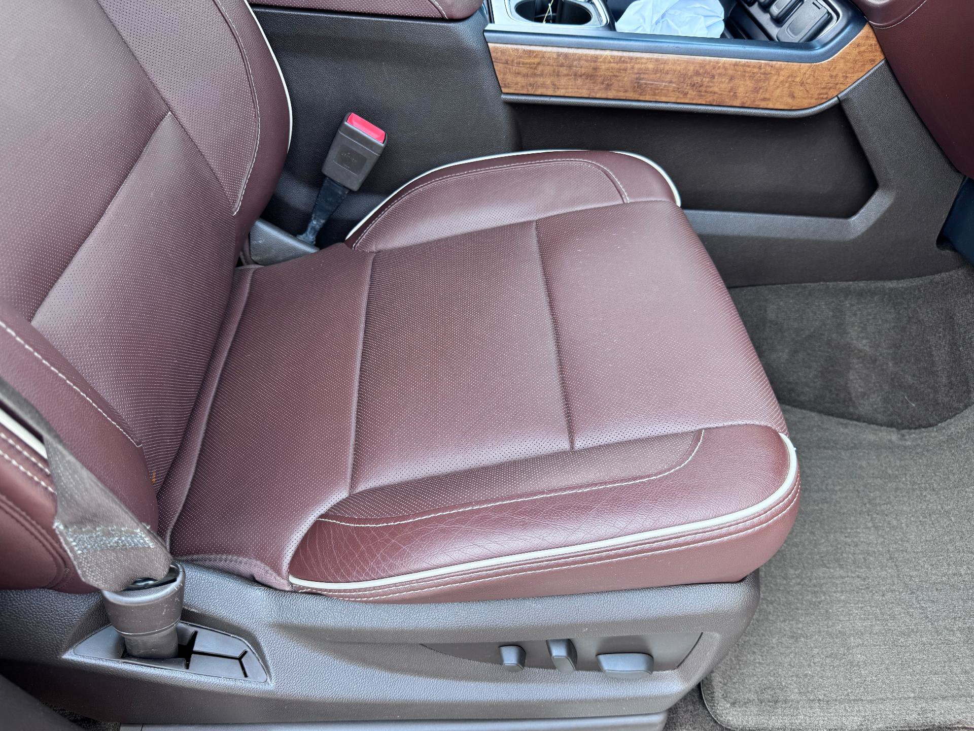 Used 2015 Chevrolet Silverado 1500 High Country w/ High Country Premium Package AWD/4WD image 17