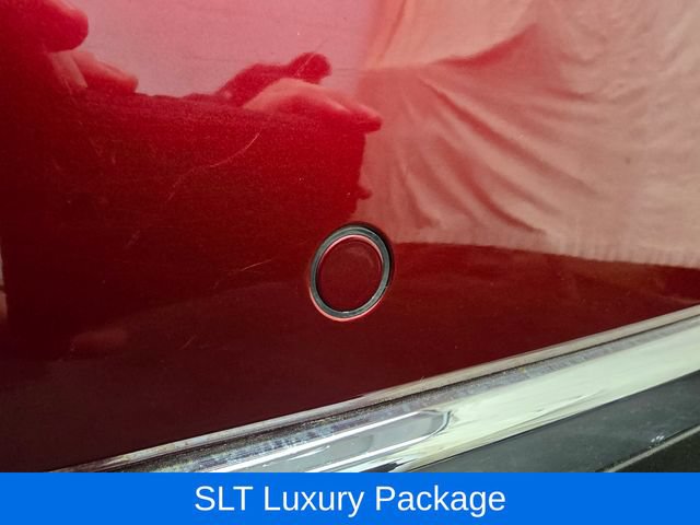 Used 2022 GMC Yukon XL SLT w/ SLT Luxury Package AWD/4WD image 11