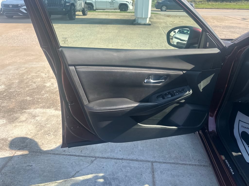 Used 2022 Nissan Sentra SV w/ Trunk Package FWD image 10