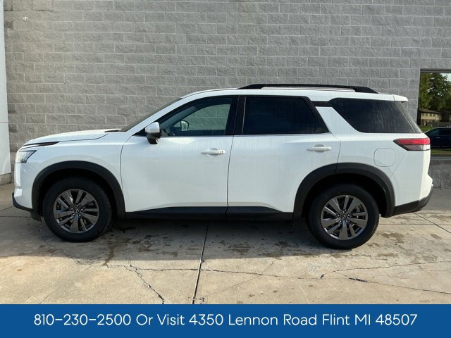 Used 2024 Nissan Pathfinder SV FWD image 10