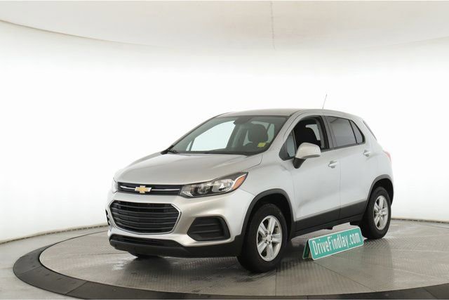 Used 2022 Chevrolet Trax LS w/ Tint and Cruise Package image 10