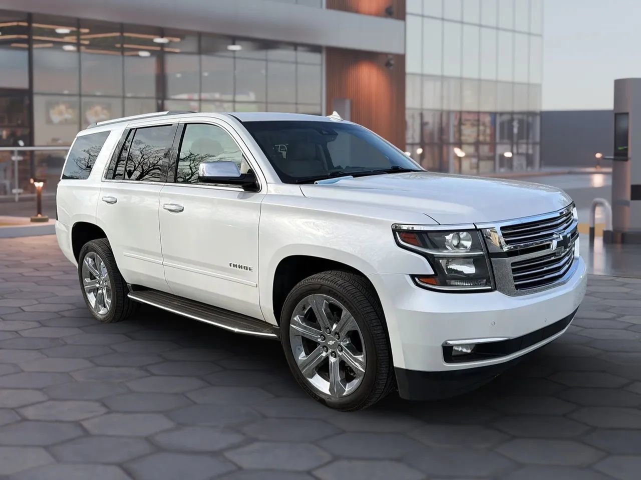 Used 2018 Chevrolet Tahoe Premier image 16
