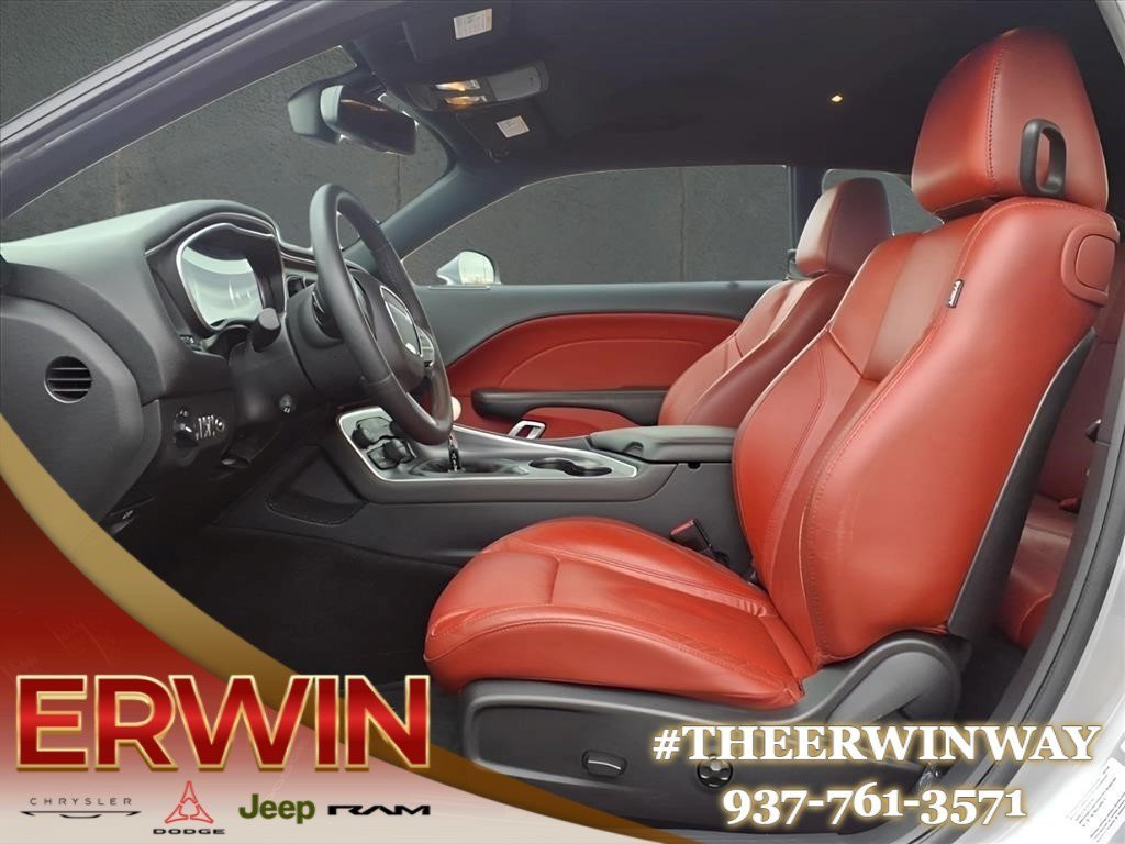 Used 2015 Dodge Challenger R/T Plus RWD image 13