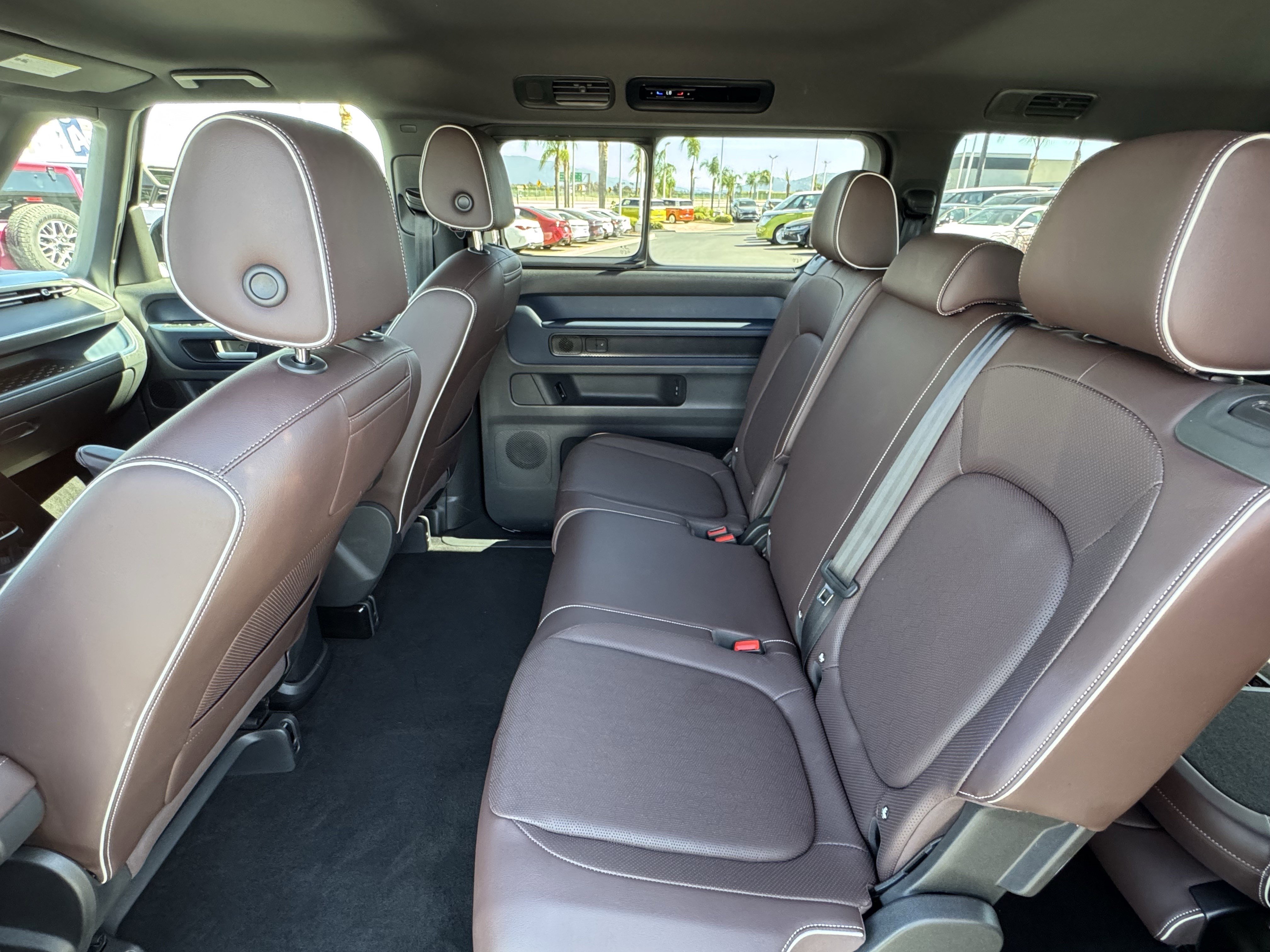 Used 2025 Volkswagen ID. Buzz Pro S image 35