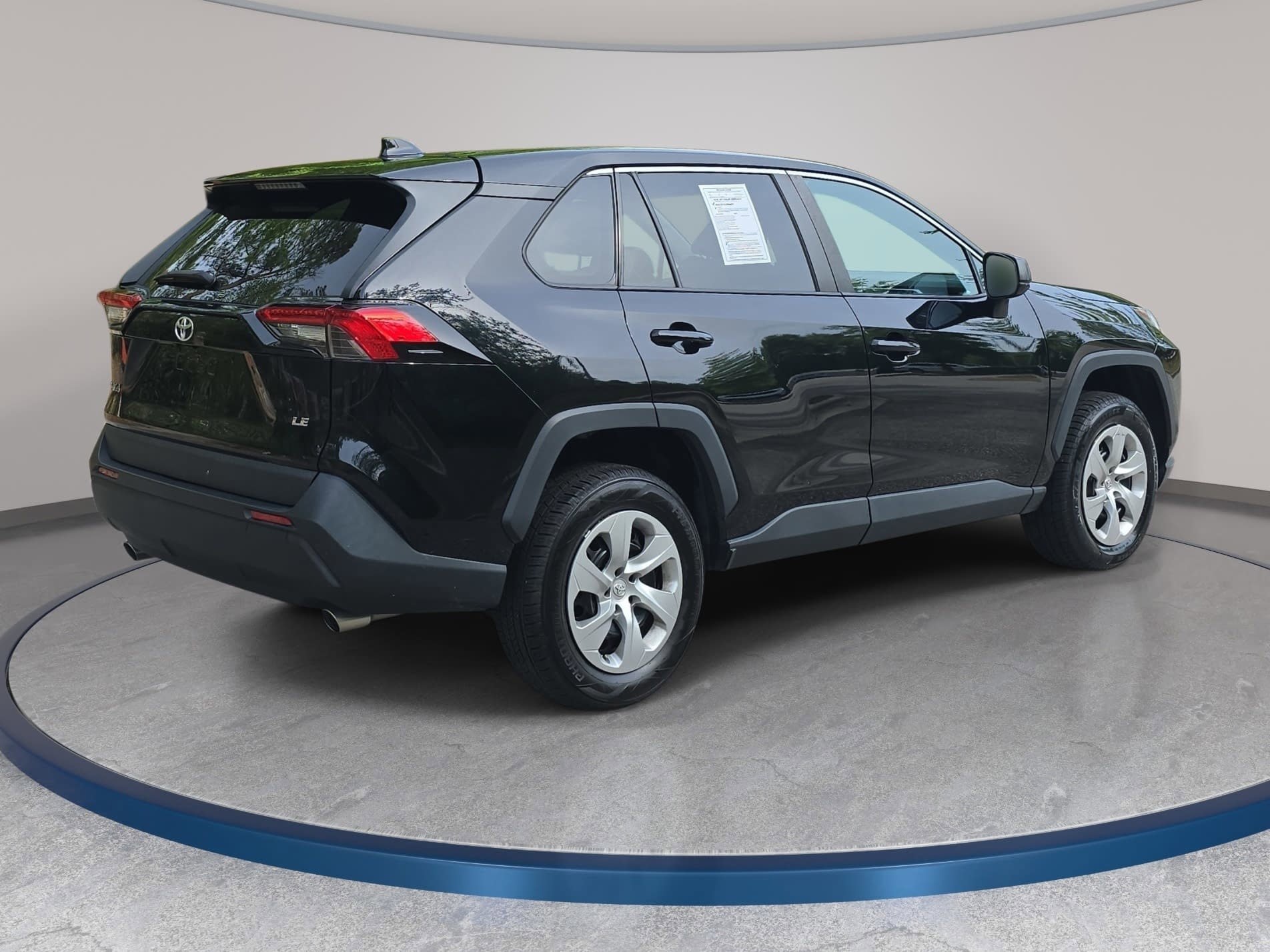 Used 2023 Toyota RAV4 LE image 5