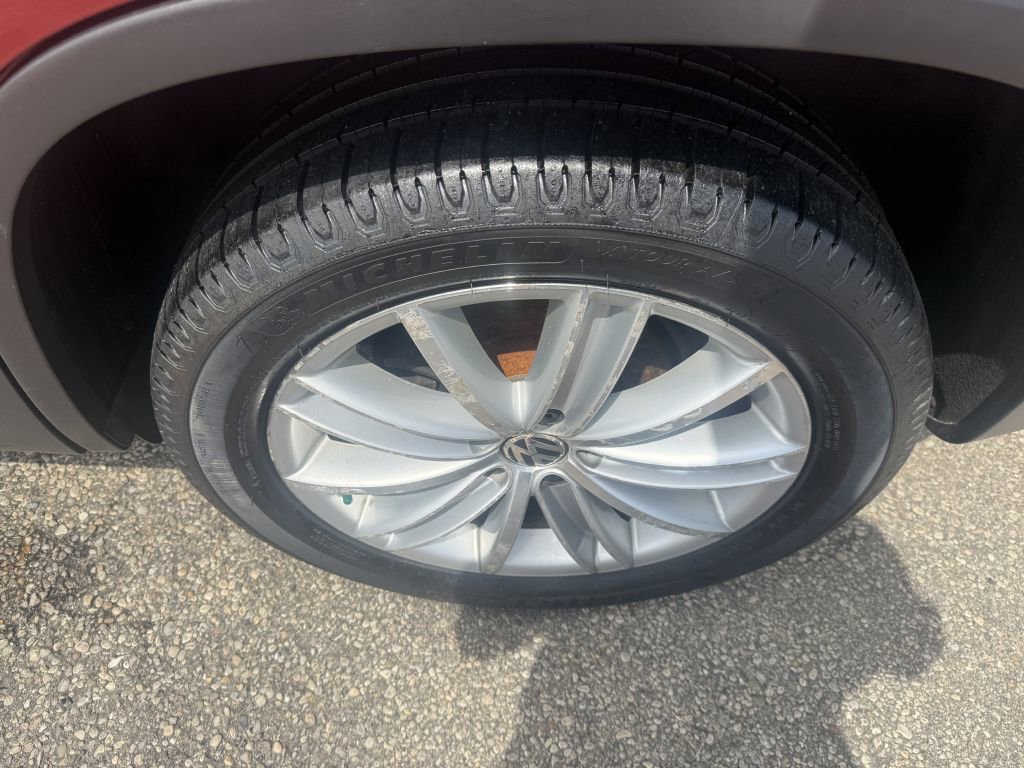 Used 2016 Volkswagen Tiguan S image 18