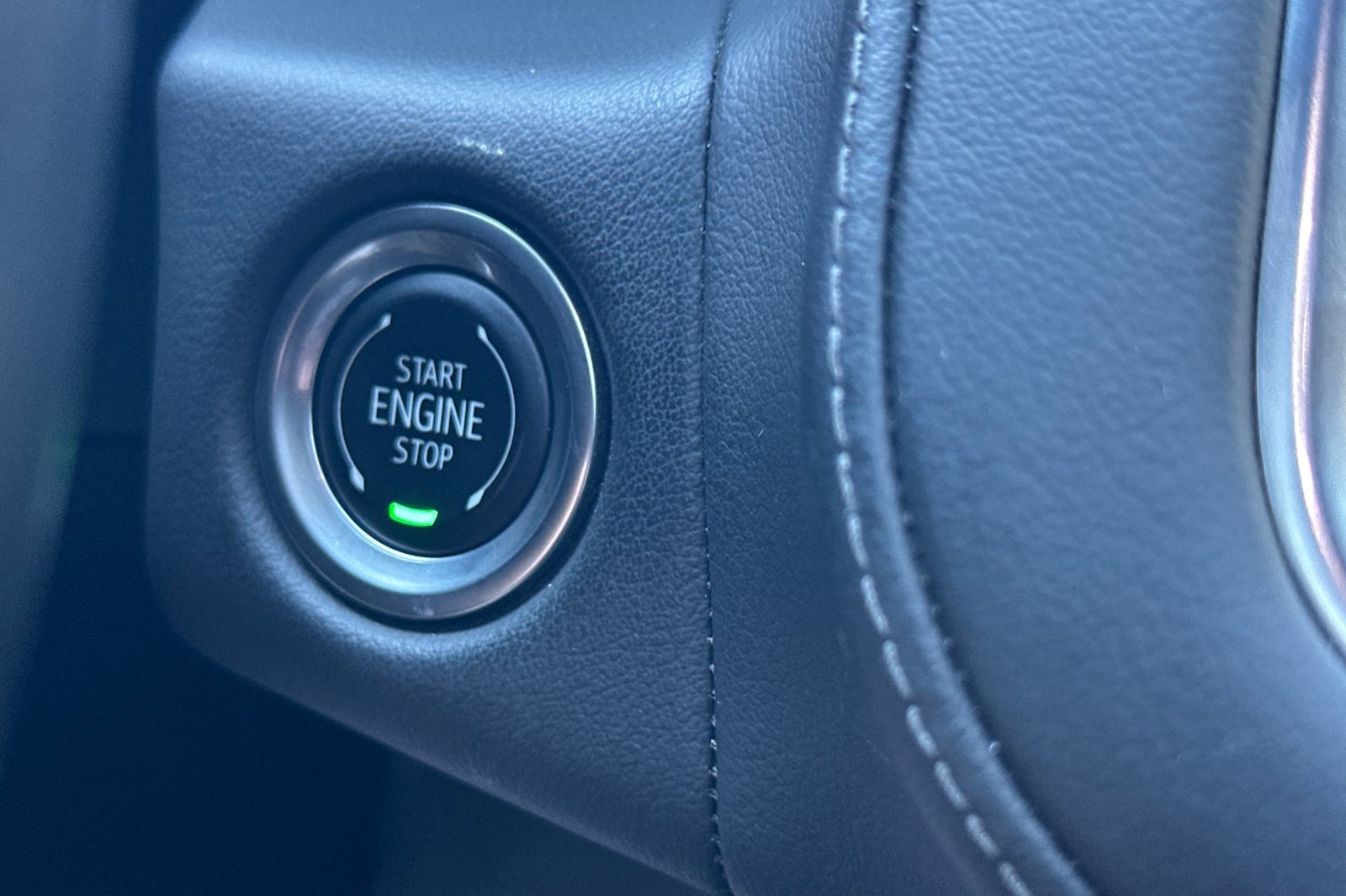 Used 2024 Chevrolet Suburban Z71 image 35