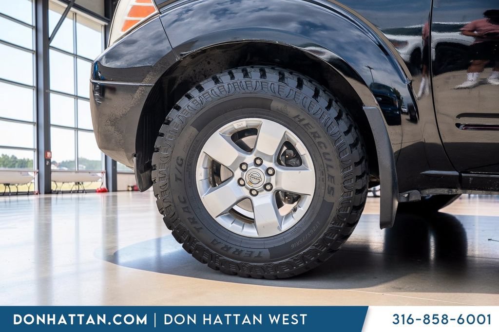 Used 2012 Nissan Frontier SV w/ SV Premium Utility Pkg AWD/4WD image 30