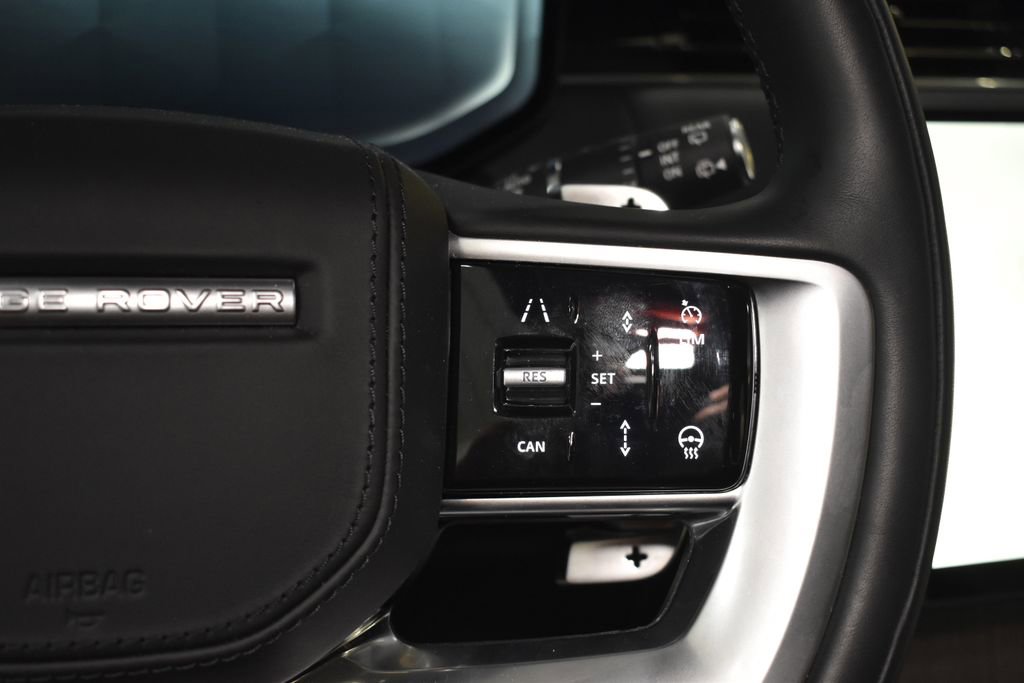 Used 2025 Land Rover Range Rover Long Wheelbase SE image 31